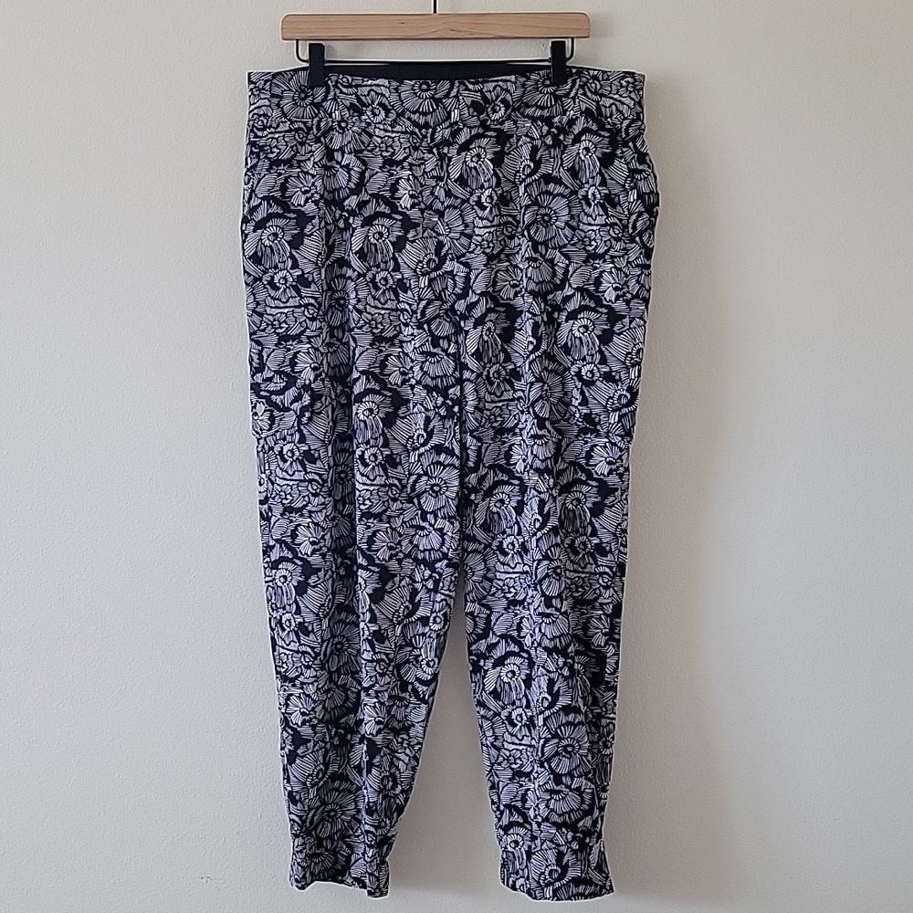 Soft‎ Surroundings Black White GO Lively Floral Cargo Pull-on Pants Size XL